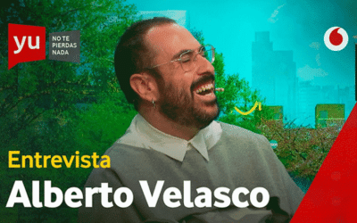 Vodafone YU: «Alberto Velasco se define como pobre, gordo y maricón pero se ha apropiado de esos términos para empoderarse. Esas palabras son el título del libro que viene a presentarnos»